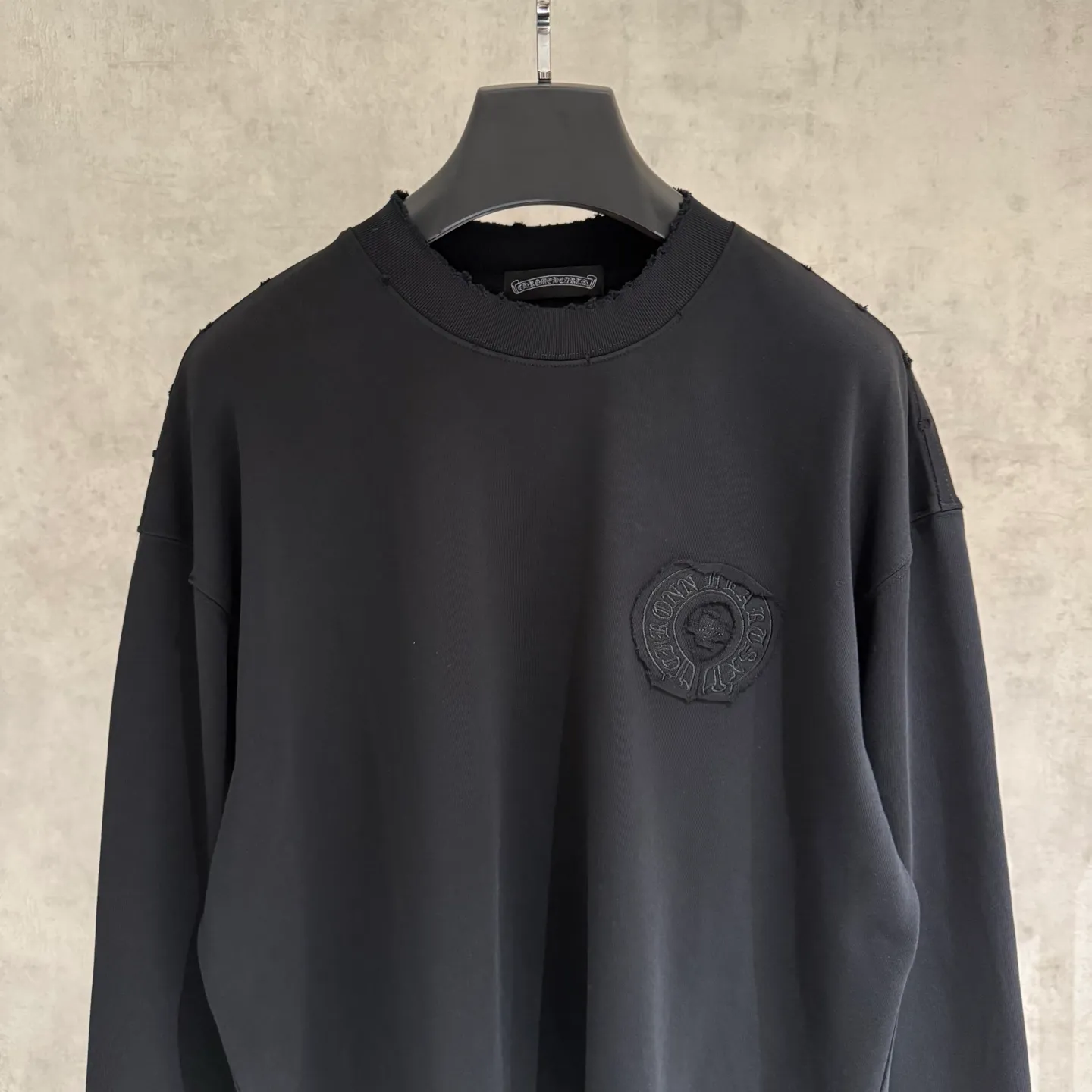 🅿️330 [Strict quality control] CH Croixin's new long-sleeved sweatshirt T-shirt. Heavy 340g double yarn fabric. Wash the whole garment twice. Frayed and torn on all four sides. Heavy fabric. The neckline is made of icy Salona. Loose fit. Deep, wide and stylish. No deformation or shrinkage. Color: 3 colors, black, white and gray. Size: M-2xl